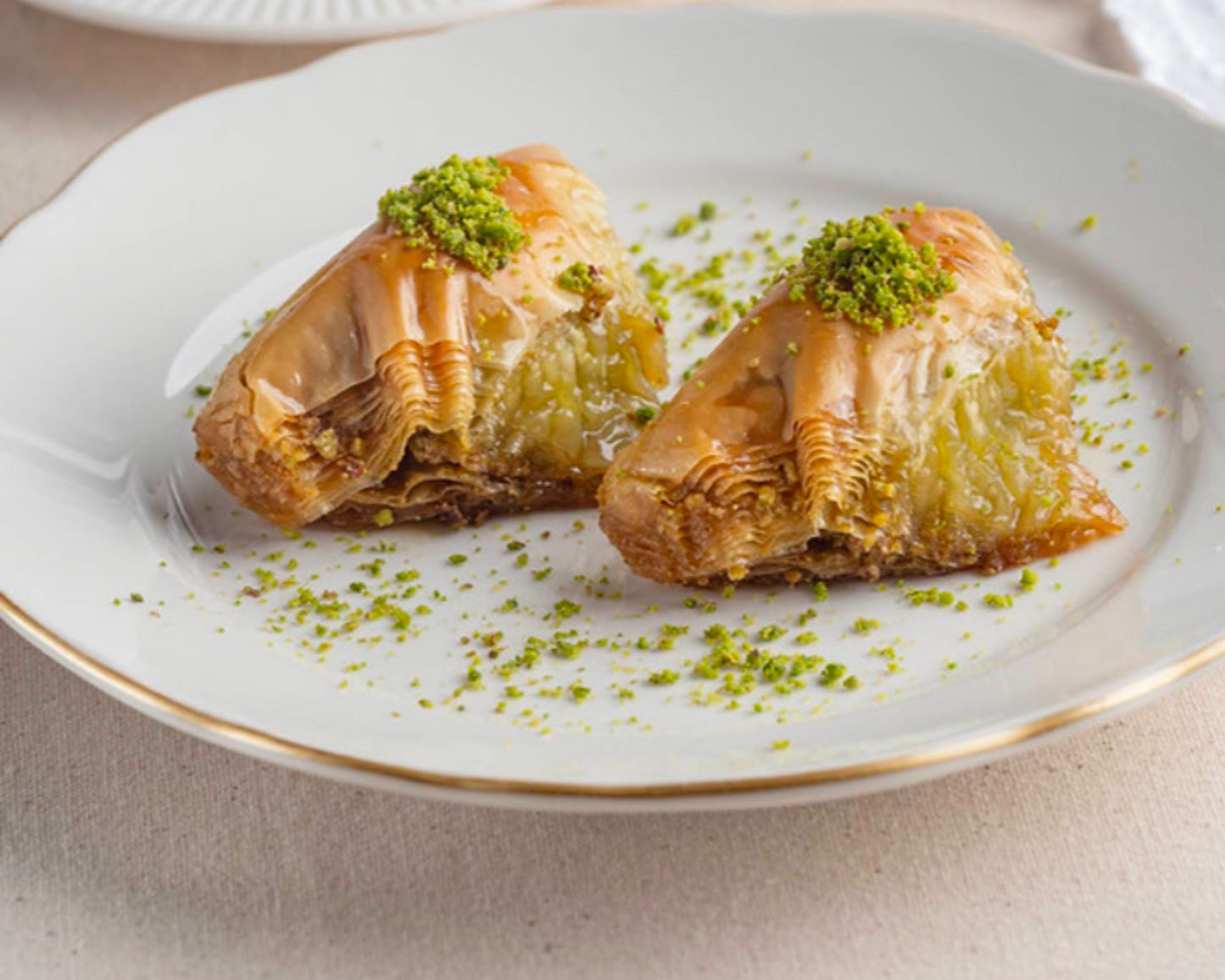 Baklava Pistachio Flavor Gift Box, Pistachio Baklava, Dessert Gift Box, Homemade Baklava, Baklava With Pistachio, Turkish Baklava Tin Box