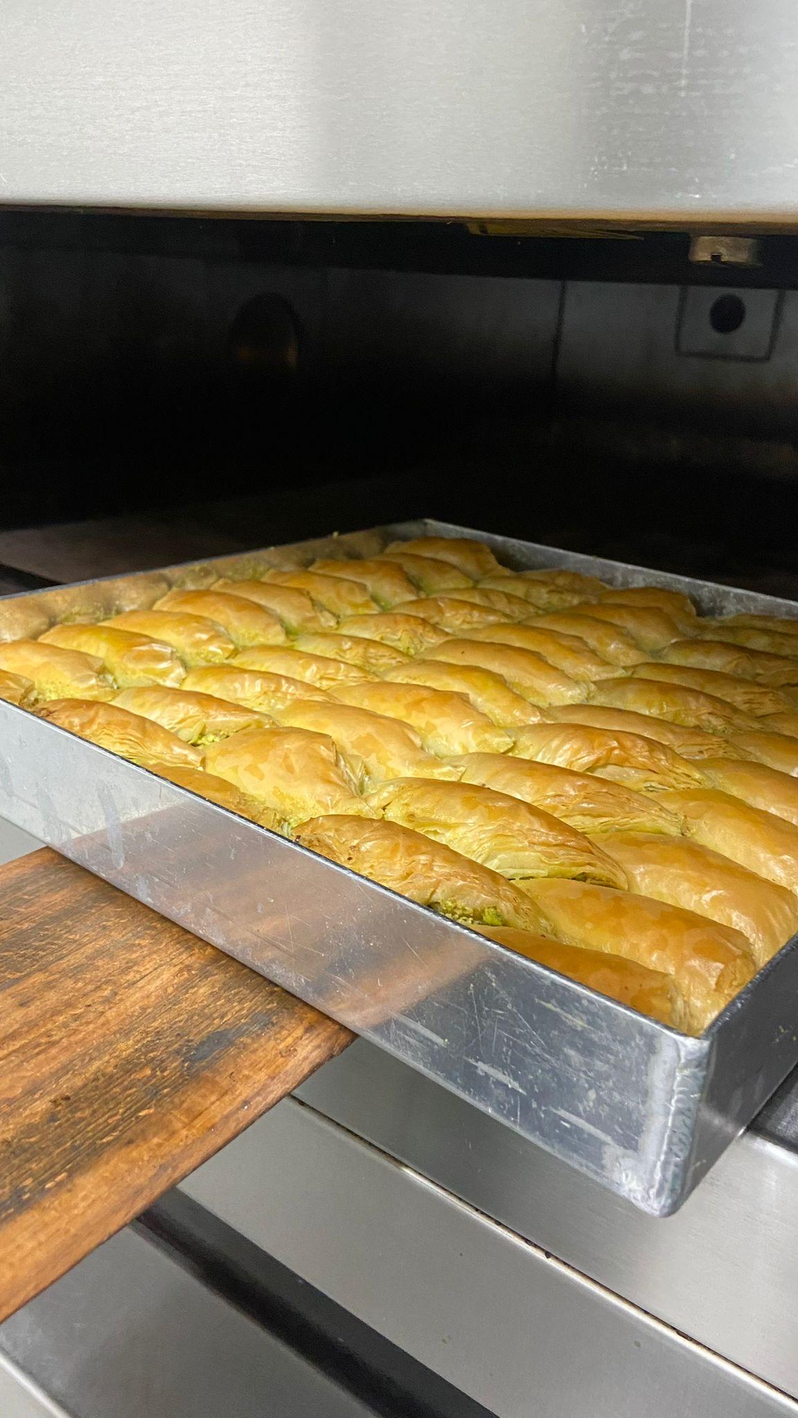 Baklava Tray with Turkish Pistachio, Baklava in Tray, Baklava for Special Events, Wedding Dessert, Engagement Baklava