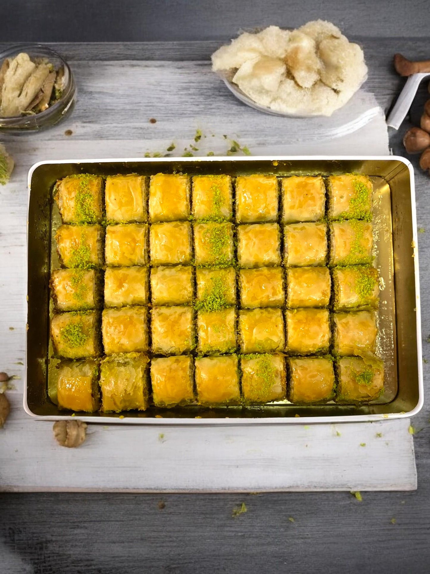Turkish Mini Baklava With Pistachio, Personalized Gift Baklava, Baklava Free Shipping Tin Box, Homemade Baklava, Turkish Baklava Gift Box