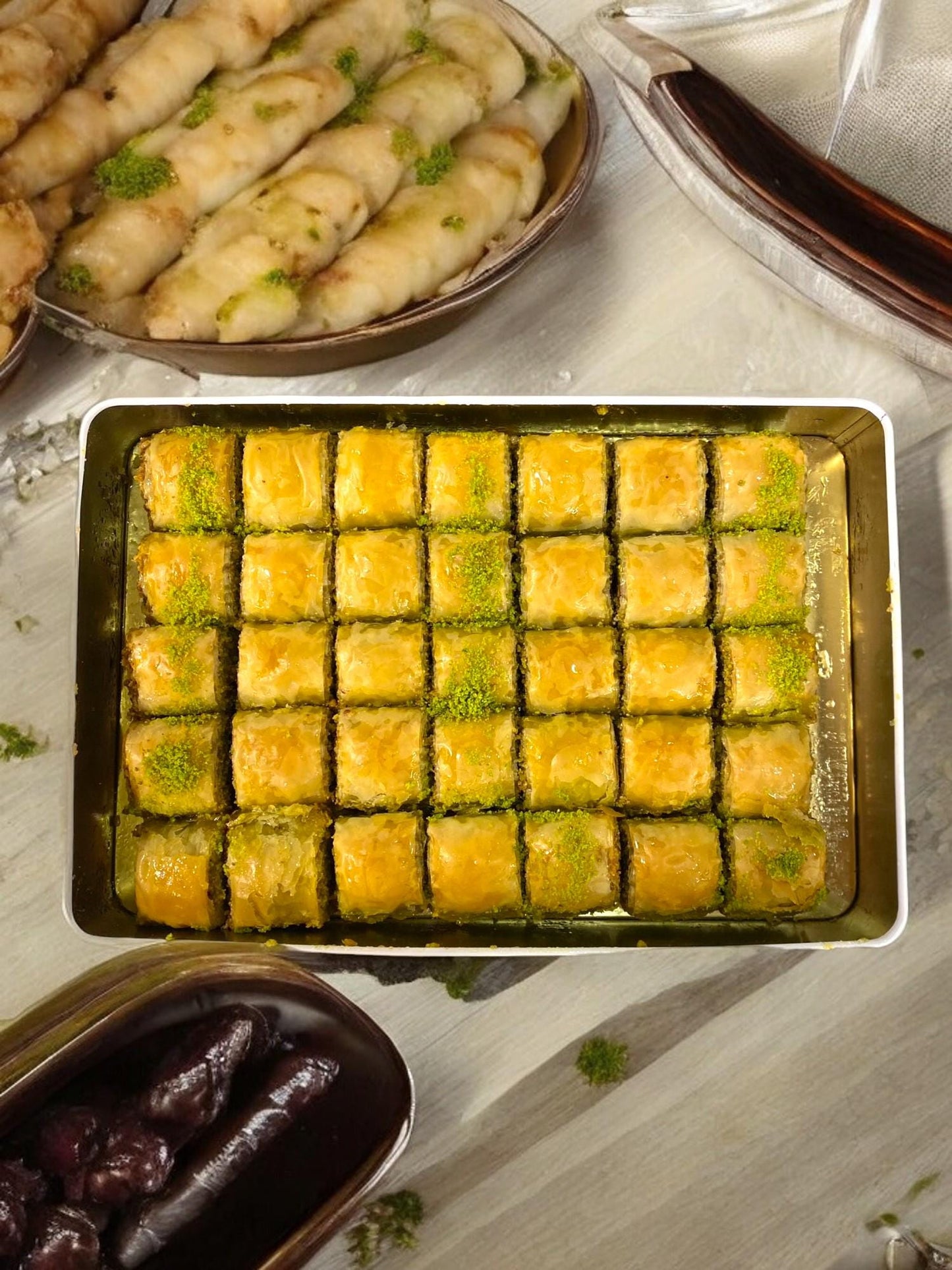 Turkish Mini Baklava With Pistachio, Personalized Gift Baklava, Baklava Free Shipping Tin Box, Homemade Baklava, Turkish Baklava Gift Box
