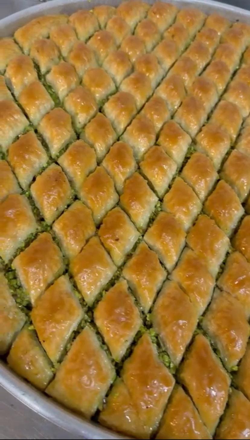 Baklava With Pistachio, Handmade Baked Goods, Baklava Gift Box, Fresh Baklava, Mediterranean Dessert, Pistachio Baklava, Turkish Baklava