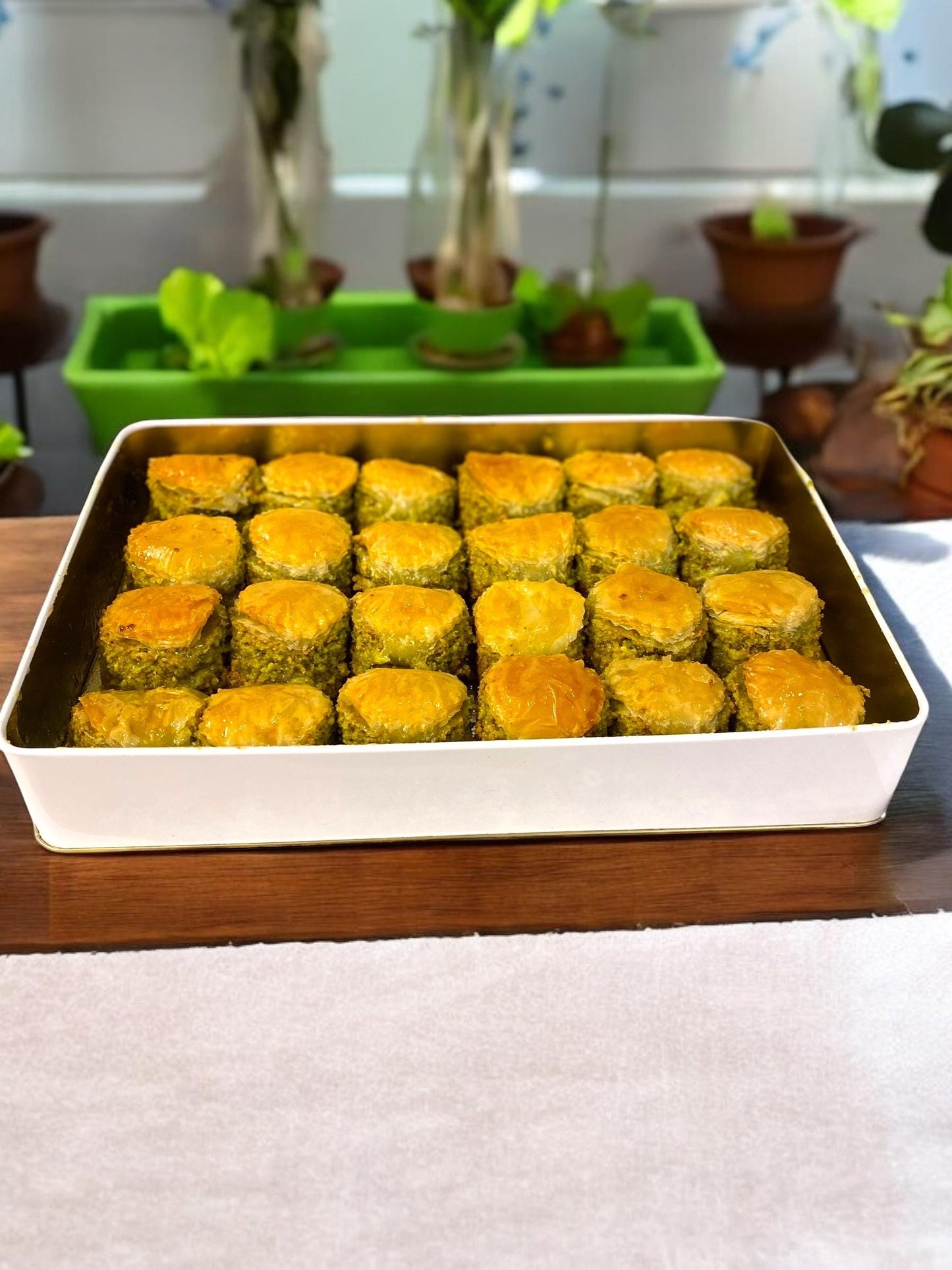 Handmade Baklava Gift Box, Perfect for Pistachio Lovers, Authentic Turkish Baklava With Pistachio Gift Tin Box, Rich Pistschio Baklava