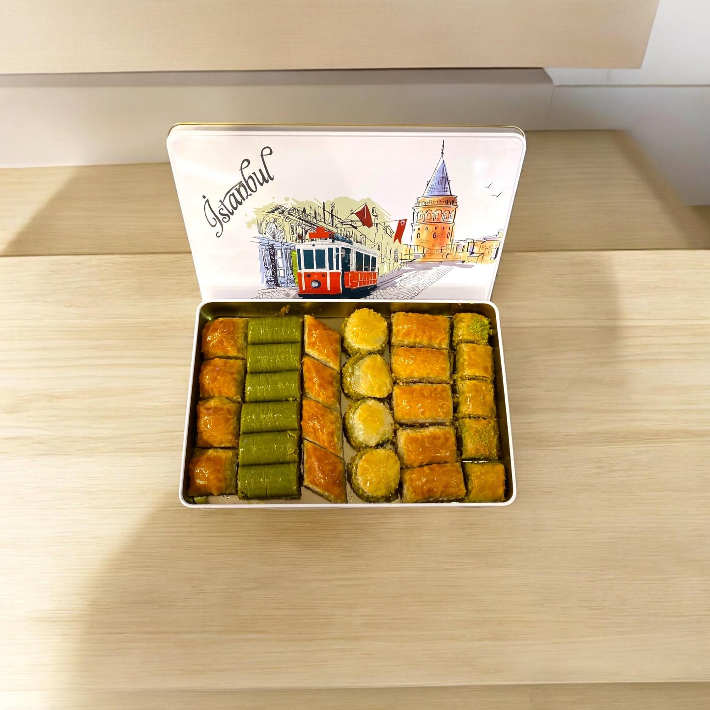 Mixed Turkish Baklava Gift Tin Box, Baklava With Pistachio And Walnut Basket, Crispy and Delicious Baklava, Delicacies for Dessert Lovers