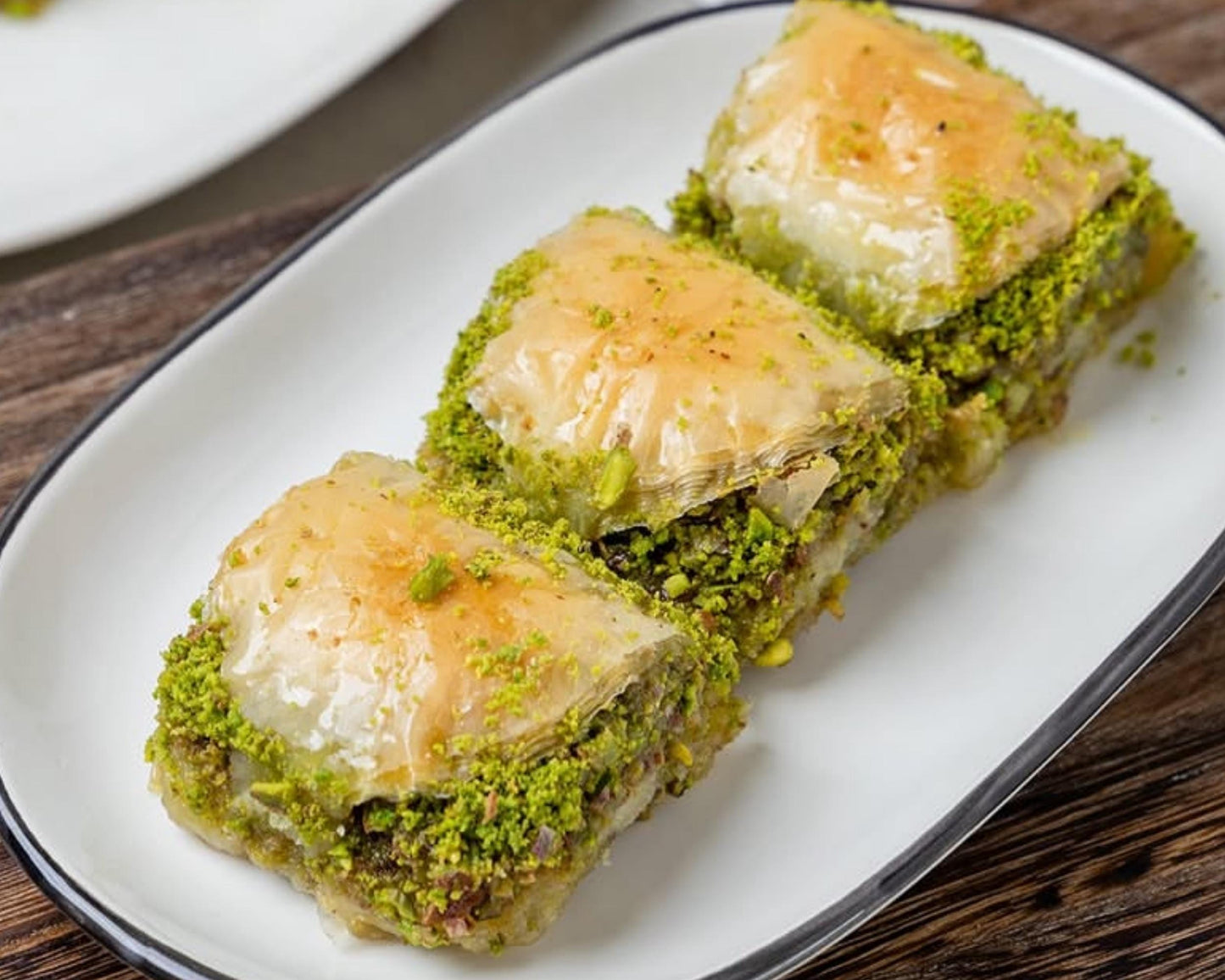Handmade Baklava Gift Box, Perfect for Pistachio Lovers, Authentic Turkish Baklava With Pistachio Gift Tin Box, Rich Pistschio Baklava
