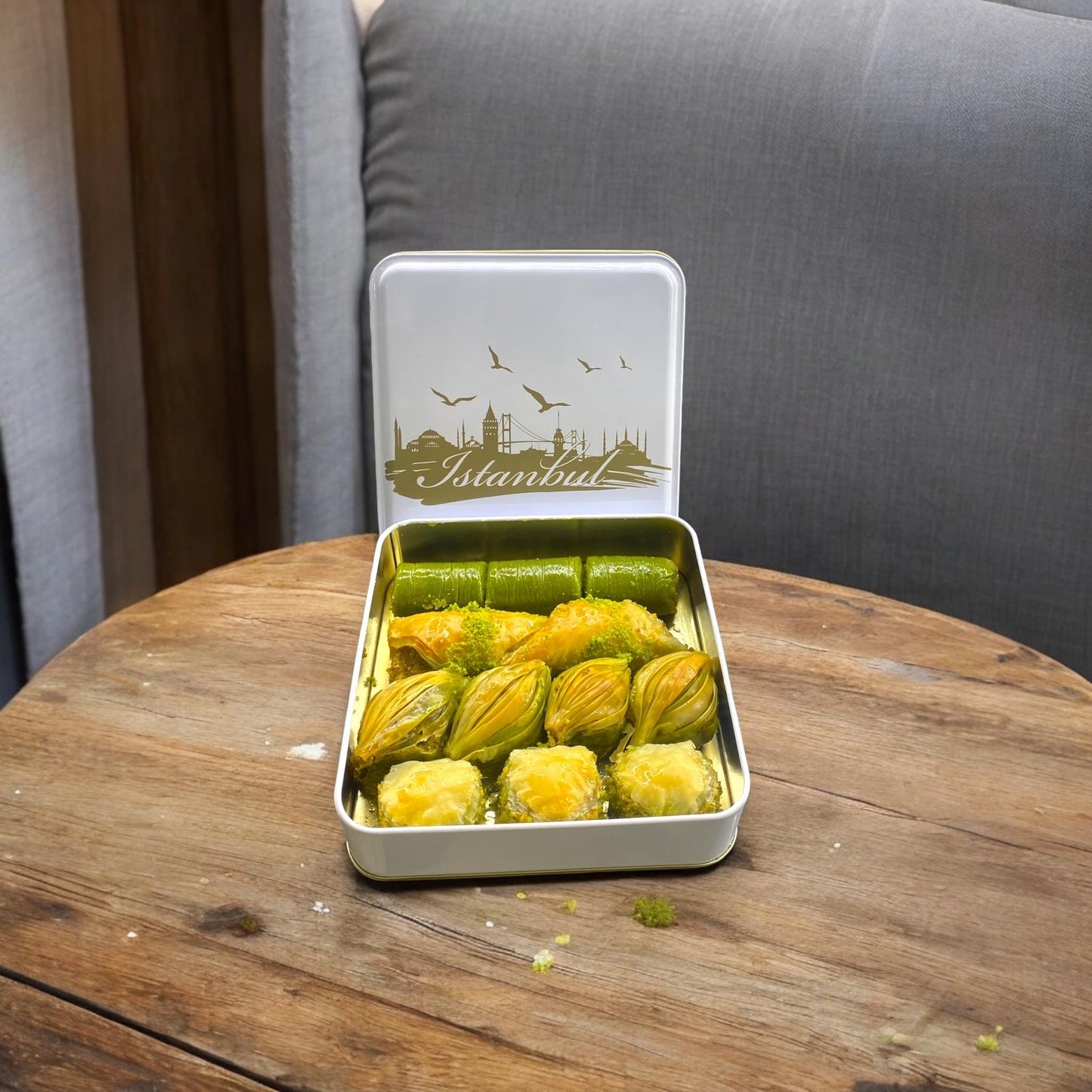 Mixed Turkish Baklava Gift Tin Box, Baklava With Pistachio And Walnut Basket, Crispy and Delicious Baklava, Delicacies for Dessert Lovers