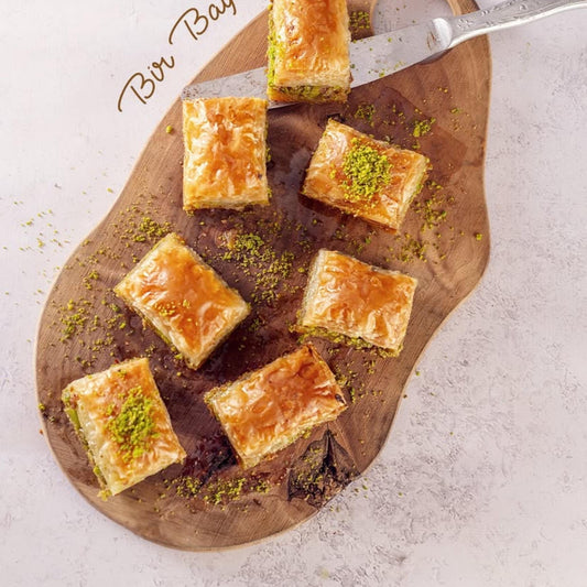 Turkish Mini Baklava With Pistachio, Personalized Gift Baklava, Baklava Free Shipping Tin Box, Homemade Baklava, Turkish Baklava Gift Box