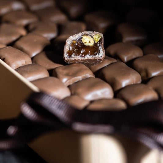 Turkish Delight With Pistachio Tin Box, Gourmet Chocolate Candy, Turkish Delight Gift Box, Soft Candy, Fudge Chocolate Covered Dessert