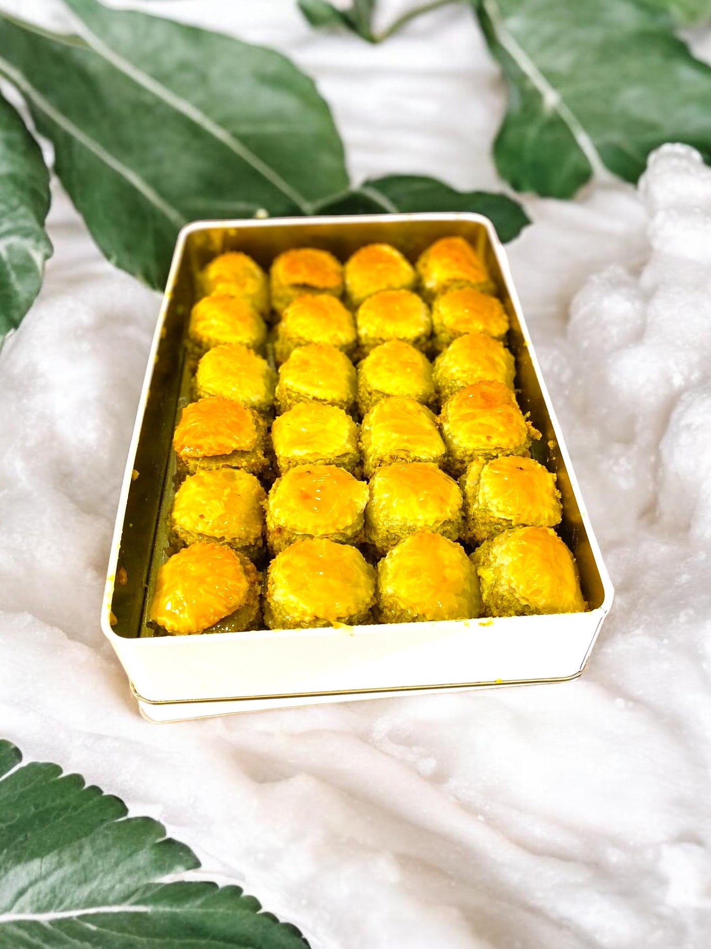 Handmade Baklava Gift Box, Perfect for Pistachio Lovers, Authentic Turkish Baklava With Pistachio Gift Tin Box, Rich Pistschio Baklava