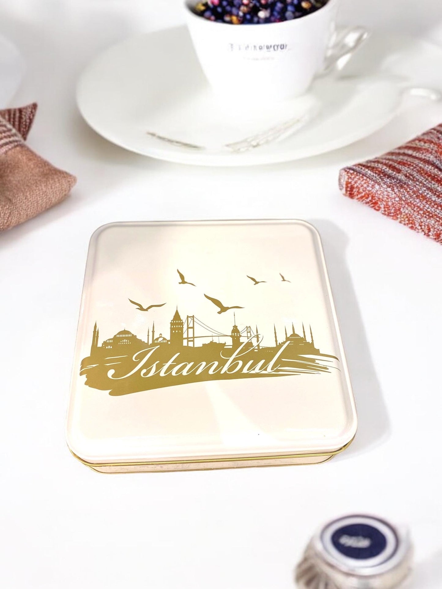 Turkish Delight With Pistachio Tin Box, Gourmet Chocolate Candy, Turkish Delight Gift Box, Soft Candy, Fudge Chocolate Covered Dessert