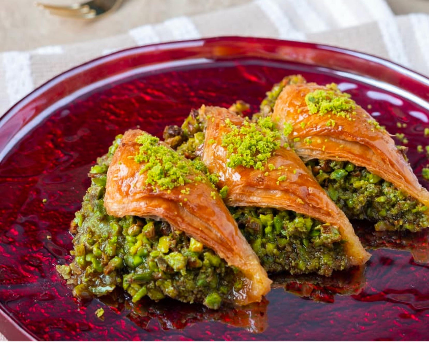 Baklava Pistachio Flavor Gift Box, Pistachio Baklava, Dessert Gift Box, Homemade Baklava, Baklava With Pistachio, Turkish Baklava Tin Box