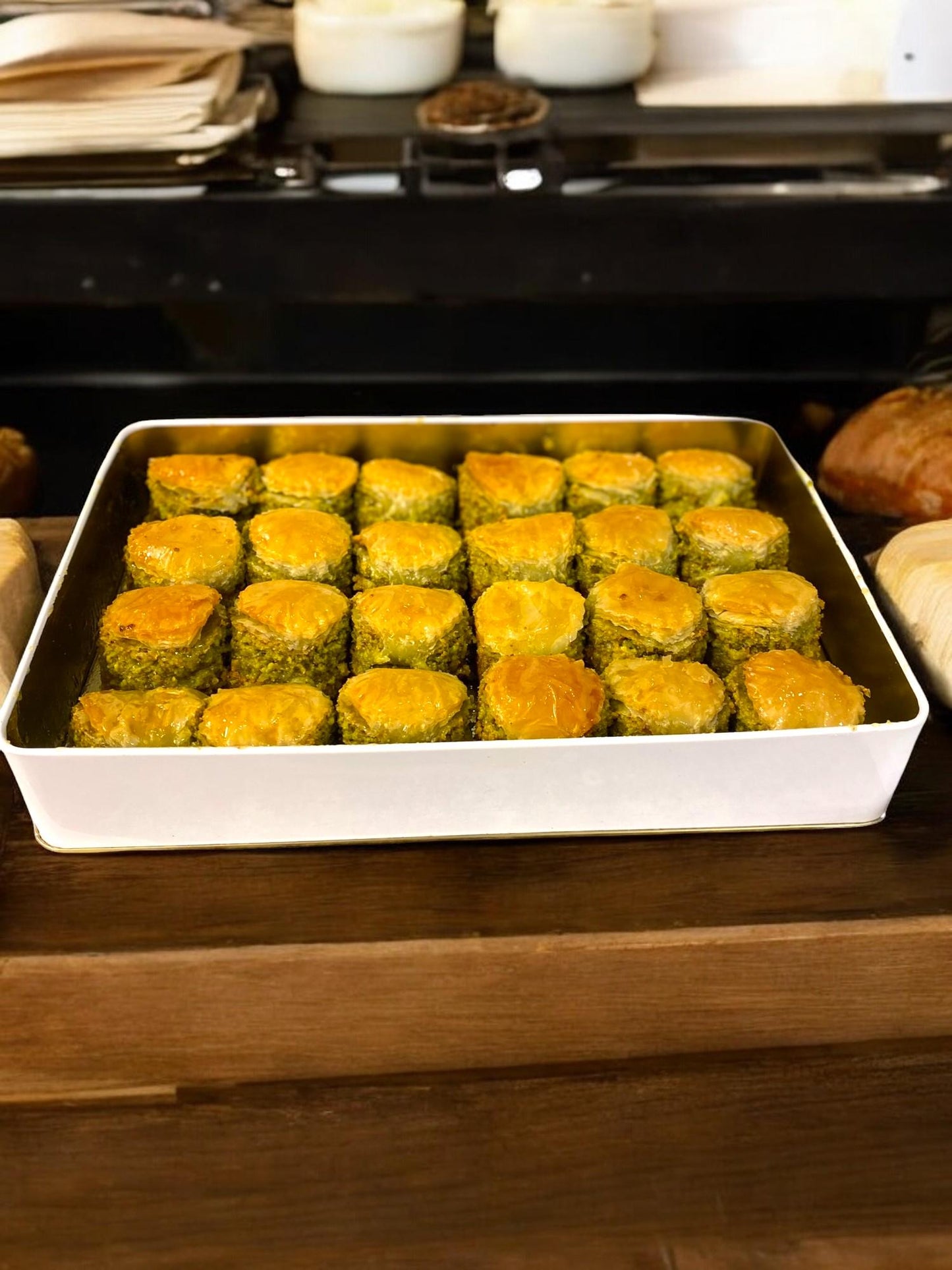 Handmade Baklava Gift Box, Perfect for Pistachio Lovers, Authentic Turkish Baklava With Pistachio Gift Tin Box, Rich Pistschio Baklava