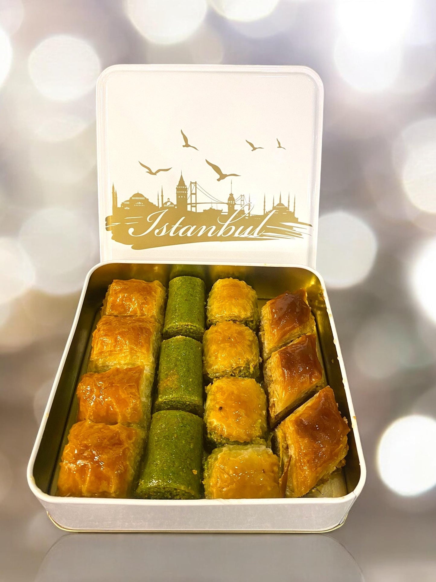 Mixed Turkish Baklava Gift Tin Box, Baklava With Pistachio And Walnut Basket, Crispy and Delicious Baklava, Delicacies for Dessert Lovers